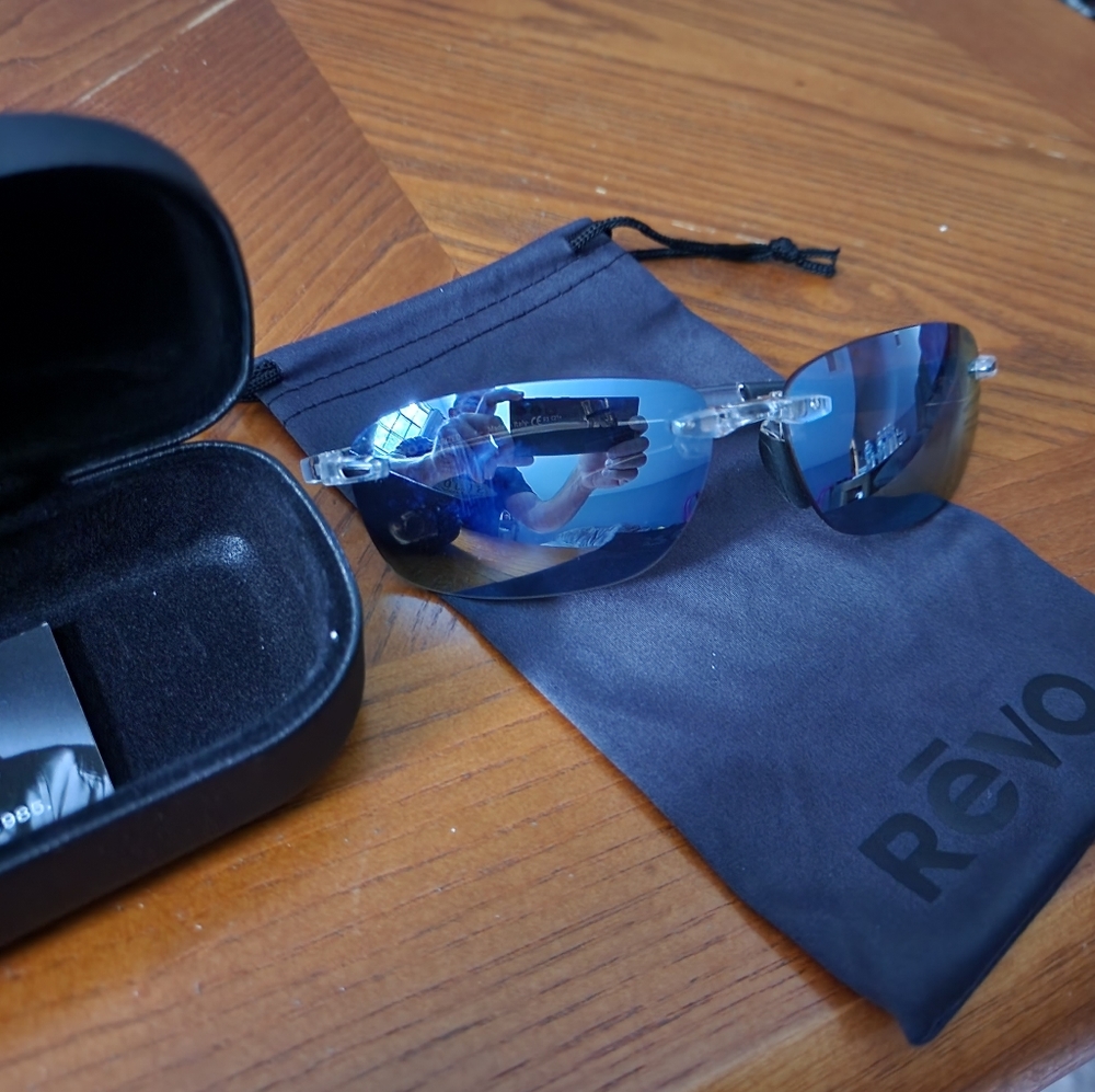 Revo Descend folding sunglasses